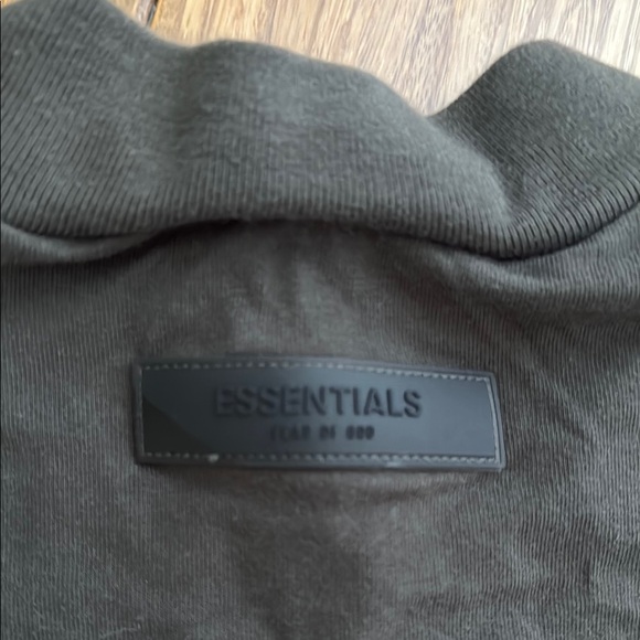 Essentials Brown Short Sleeve Youth Tee SZ 8 - Picture 4 of 6